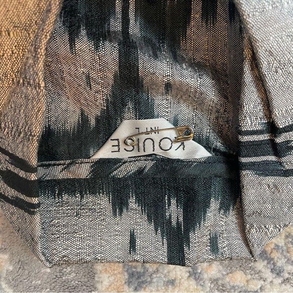 Black and Gray Geometric Ikat Batik Blouse with Boxy Fit - Picture 4 of 4